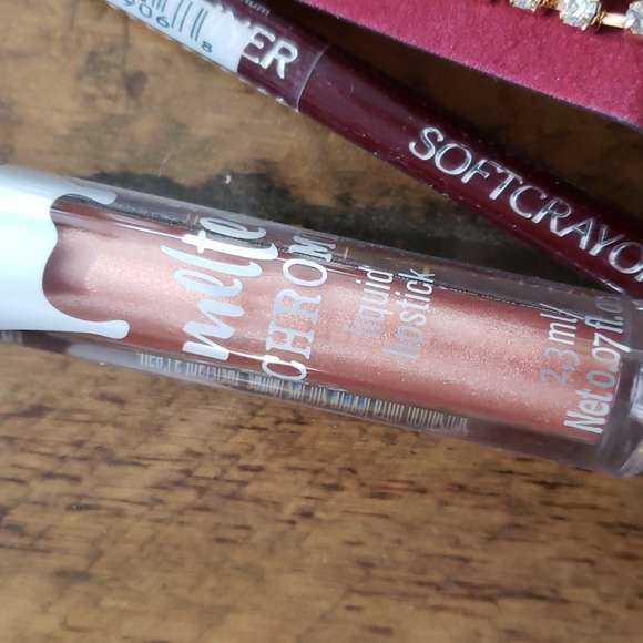 BEAUTY BUNDLE 💕 - Picture 2 of 7